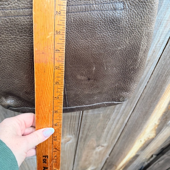 Duluth Trading Co. Leather Crossbody Bag - Picture 9 of 10